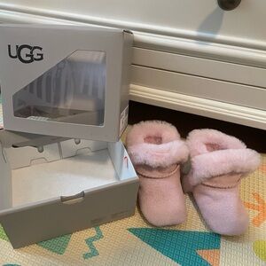 Pink baby Ugg boots, size 0/1, new in box